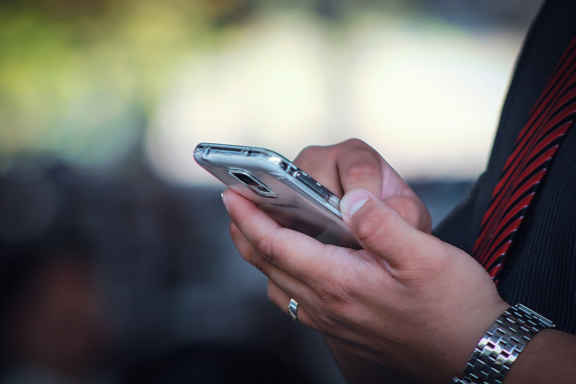mobile-phone-998871_1920